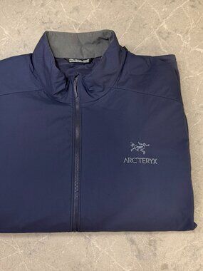 Arc’teryx Navy Insulated Zip Jacket – Men’s XXL